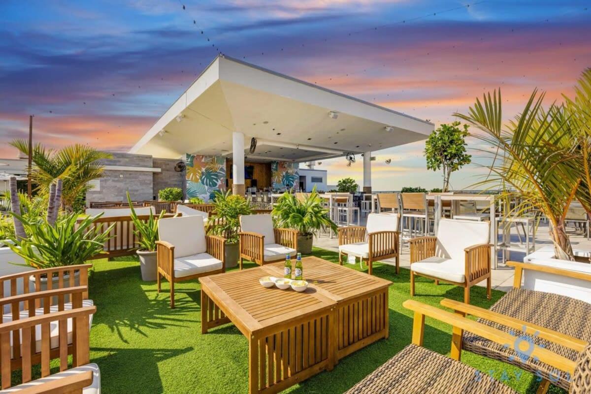 Tropical Oasis - Rooftop Pool- Near Beach - Gym Голливуд Экстерьер фото